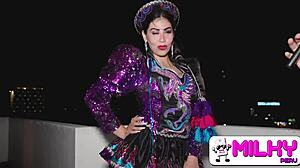 Dancing MILF RIDES and BLOWS in PUBLIC, CAUGHT by AMATEURS.