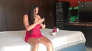 Filling the tight pussy of a petite amateur without protection, a risky homemade creampie