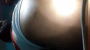 Yo Metiendo Me El Dedo Mientras Mi Mam� Chupa Al Otro Lado En Esta Orgy Gay Oral