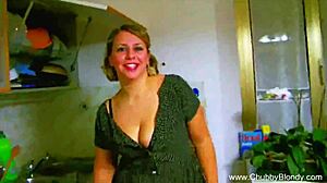 Retro Italian Housewife Kitchen Blowjob