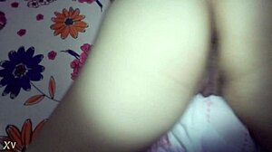 rubbing my pussy and cumming