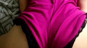 Sexy lingerie tease leads to Noitakails giving head 😘