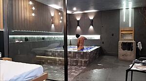 Tava na banheira e rolou aquele sexo selvagem morena n�o aguentou minha rola BIG BLACK COCK