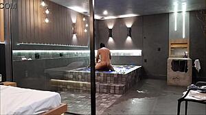 Tava na banheira e rolou aquele sexo selvagem morena n�o aguentou minha rola BIG BLACK COCK