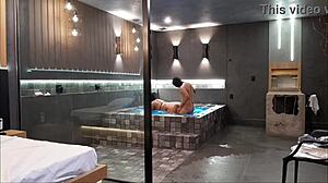 Tava na banheira e rolou aquele sexo selvagem morena n�o aguentou minha rola BIG BLACK COCK