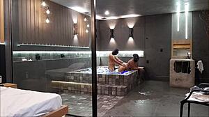 Tava na banheira e rolou aquele sexo selvagem morena n�o aguentou minha rola BIG BLACK COCK