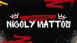 Študent vkladá obrovský plug do zadku učiteľky a vytryskne na ňu