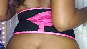 Naejae Shows Her Ass Off