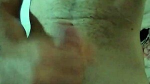 Batendo Uma Punheta em Casa de Boa