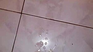 Трахаю Fleshlight с огромным кумшотом