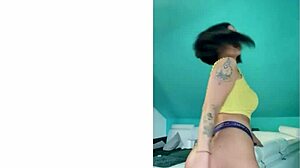 Repeat after me: thank you goddess for letting me hump your divine feet 😍