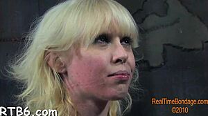 Sexy Serf Delights With Oral Sex