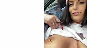 Repeat after me: thank you goddess for letting me hump your divine feet 😍