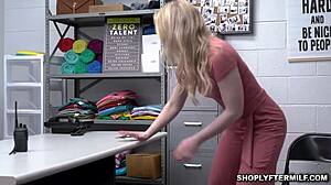 i lick that milf's ass and pussy