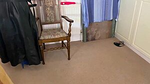 Lana fucks herself to squirting