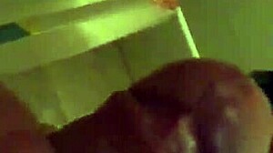 Mamon dominál vad csoportos akcióval kint nyers bemutatóban