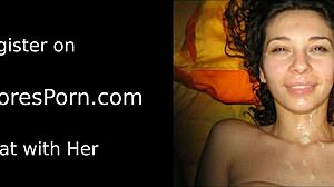 Kızıl saçlı hatun kamerada muhteşem memelerini okşuyor, aman tanrım!