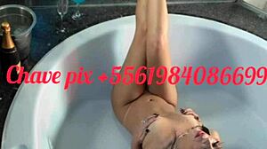 Eu estava excitada com transa bem menininha fiz um stripper tirei a roupa dan�ando e rebolando vai ficar doido de tes�o e vai querer comer meu cuzinho vou gozar muito quando socar bem forte