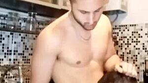 Plumber unclogged my pipe with a big facial 😏