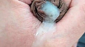 I am a cute twink masturbatin and cummin in homemade video