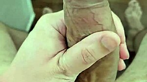 I am a cute twink masturbatin and cummin in homemade video