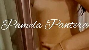 Eu estava excitada com transa bem menininha fiz um stripper tirei a roupa dan�ando e rebolando vai ficar doido de tes�o e vai querer comer meu cuzinho vou gozar muito quando socar bem forte