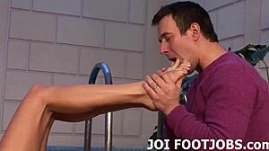 I want your cum all over my feet