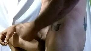 C�lio borba sensually sucks big cock for you