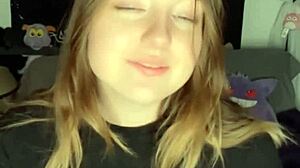 Dildo sucking and pussy play so intense!