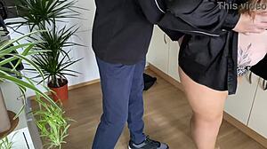 Kurva mou tchyni jako králík v kuchyni a přijdu na její nádherný zadek