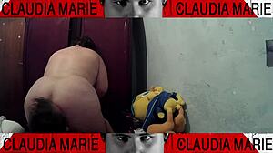 Fat girl loves pussy eating before dinner 😋