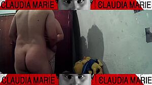 Fat girl loves pussy eating before dinner 😋