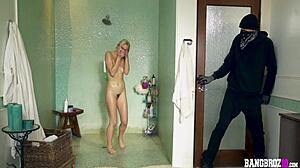 khloe kapri fucks monstrous cock 😍