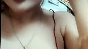 Hot Damn, Vietnamese Cam Girl on Bigo Live Showing That Sexy Ass!
