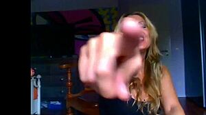 deutsche domina gives live erziehung anweisungen in fetish domination