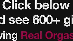 Stoute Alice masturbeert naar telefoonseks en komt hard klaar