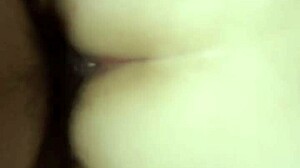 Isn't this 32-year-old Vietnamese beauty just stunning?