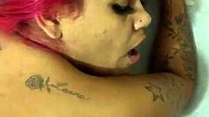 Morena cavalona beatriz lemos de quatro fudendo gostoso com lingua e dedos