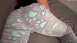 Stepsister waits in bed for hardcore cowgirl riding and creampie