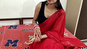इंडियन बीवी पति से रफ चुदाई एंजॉय कर रही