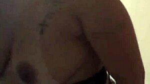 Morena cavalona beatriz lemos de quatro fudendo gostoso com lingua e dedos