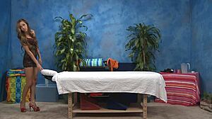 flexible angel enjoys deep insertion