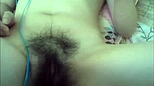 Linh xinh engages in webcam sex chat