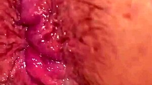 Analna krema in curki z intenzivnimi orgazmi in lulanjem