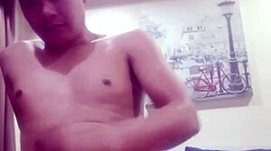 this thai gay boy loves cumming so much 😍