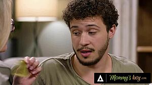 Медсестра MILF Кори Чейз учит пасынка презервативам, а потом требует голый трах