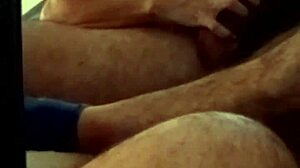 Mature woman giving blowjob while fucking 😍