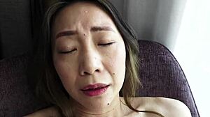 Miho Wakabayashi แม่บ้านญี่ปุ่นแก่แตะหีขนในแชทร้อนไม่เซ็นเซอร์