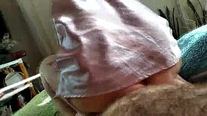 Айми, горещата МИЛФ, смуче в дива семейна акция!