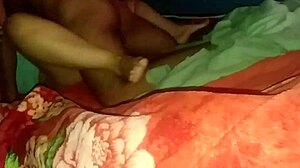 Me tiene loco el enorme culo de mi hermanastra y me la follo bien rico